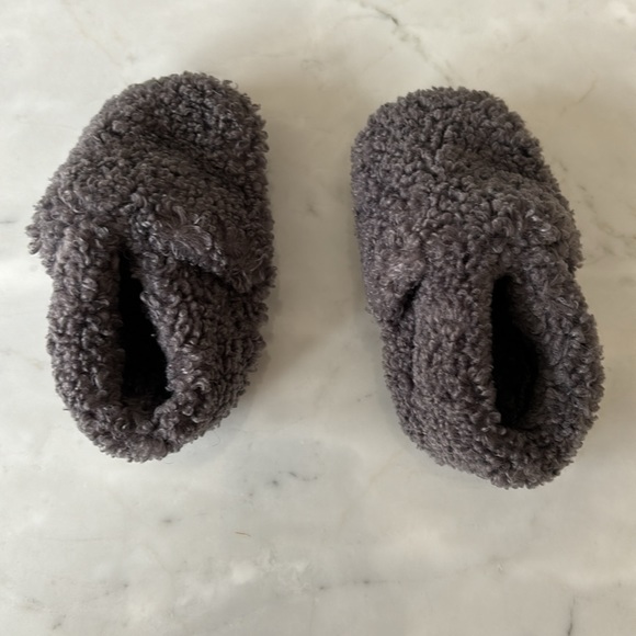 Advice from a caterpillar shearling booties - Picture 6 of 8